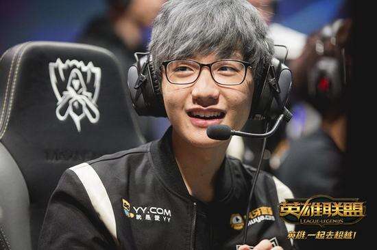 卡的门将 卡的门将