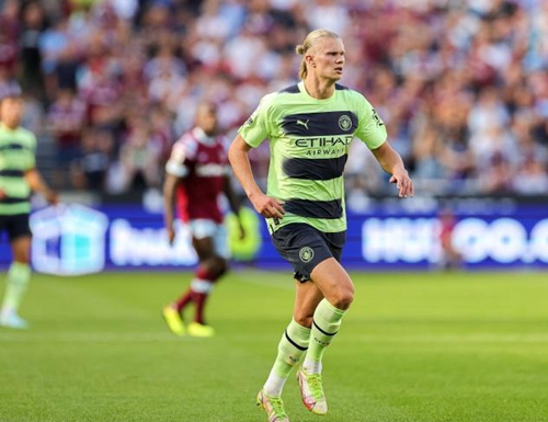 形成禁区弧 形成禁区弧